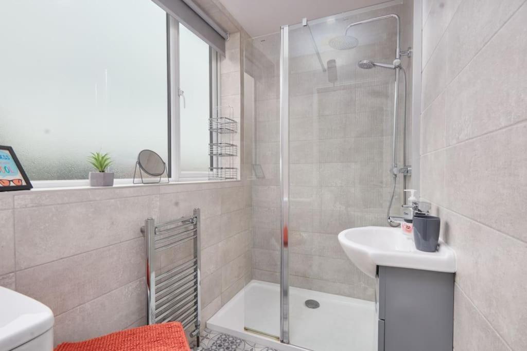 Ferienwohnung Haw Hill House - Modern 4 Bed Normanton  Exterior foto